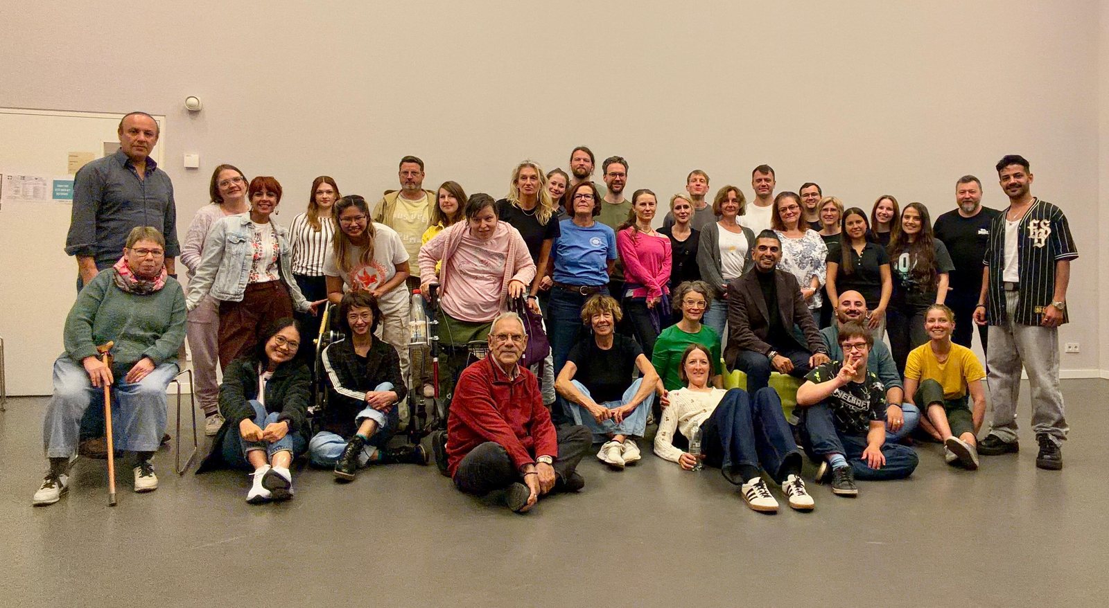 Das Ensemble des Theaterlabors Nürnberg zum Start der Spielzeit 2026/27