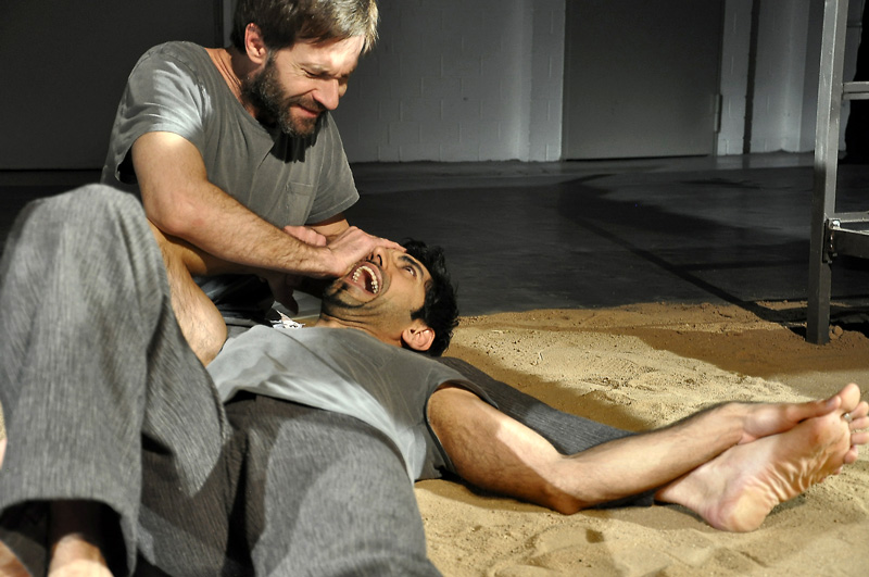 Szenenfoto aus „Die Insel“, Das Theaterprojekt Nürnberg